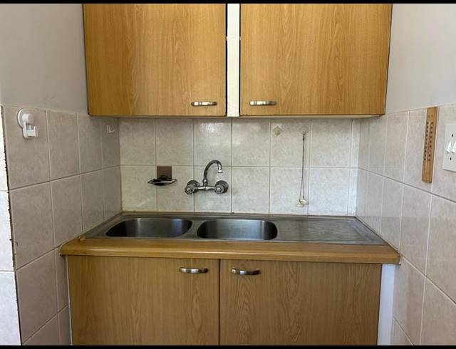 2 BEDROOM PROPERTY TO RENT IN DIE HOEWES